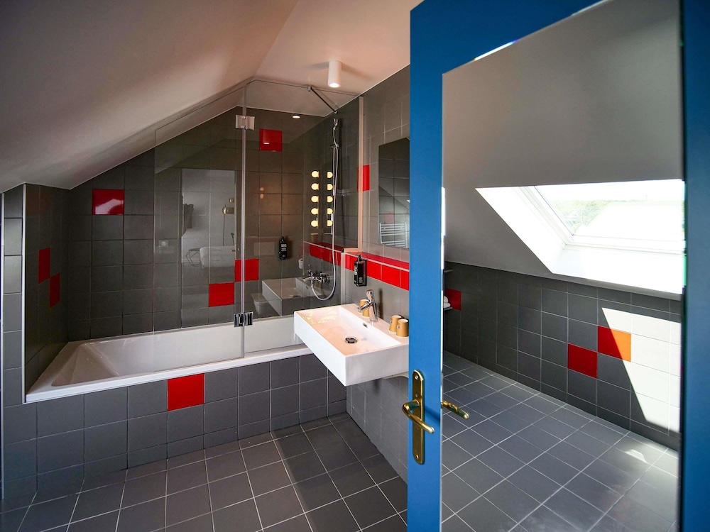 Ibis Styles Chartres 48/50
