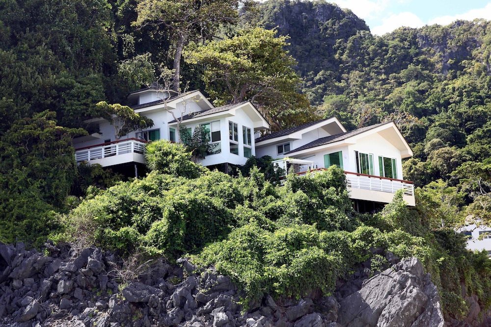 Matinloc Resort 64/68