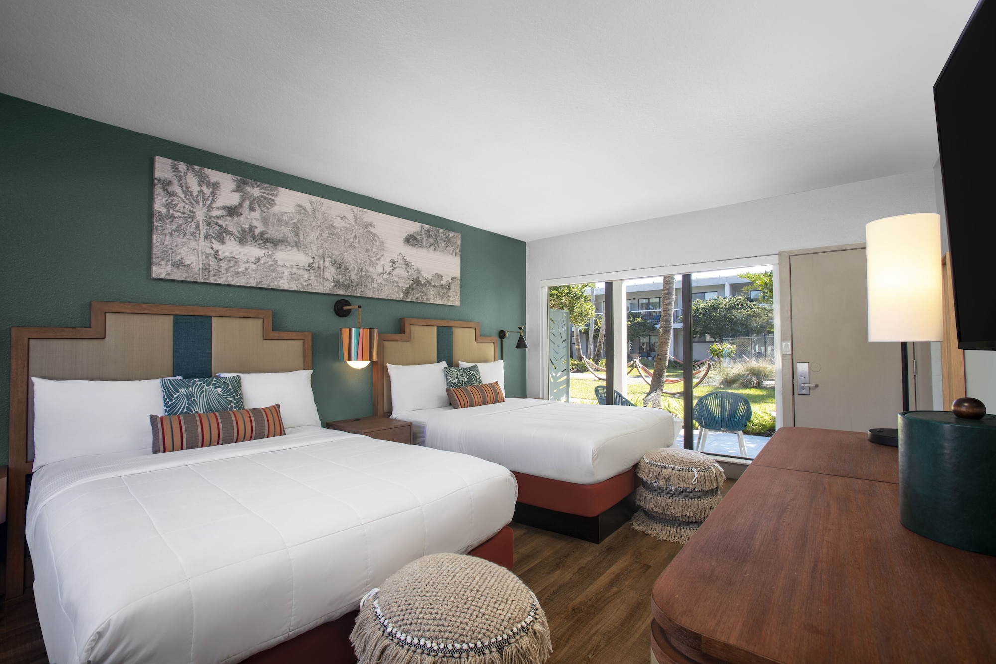 Courtyard, 2 Queen Beds