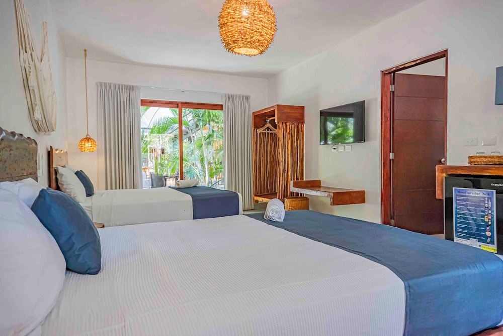 STANDARD, 2 DOUBLE BEDS, BALCONY