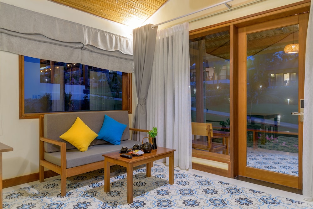 Camia Resort & Spa 48/71
