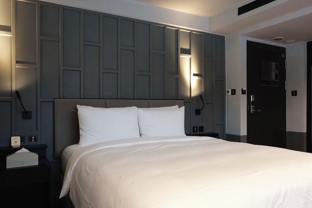 RedDot Hotel 17/50