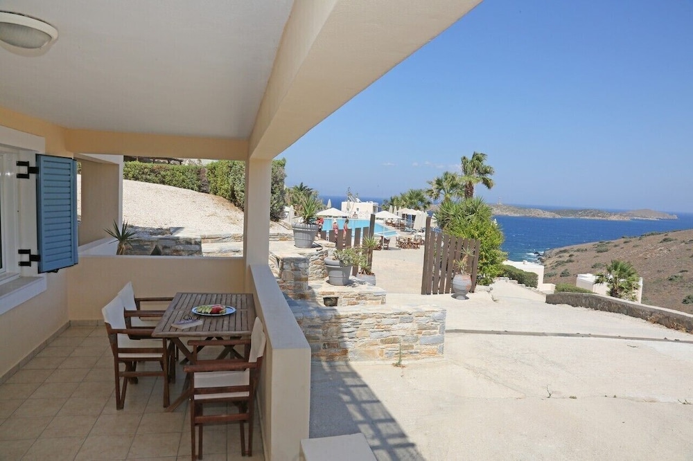 Sunrise Beach Suites 30/50