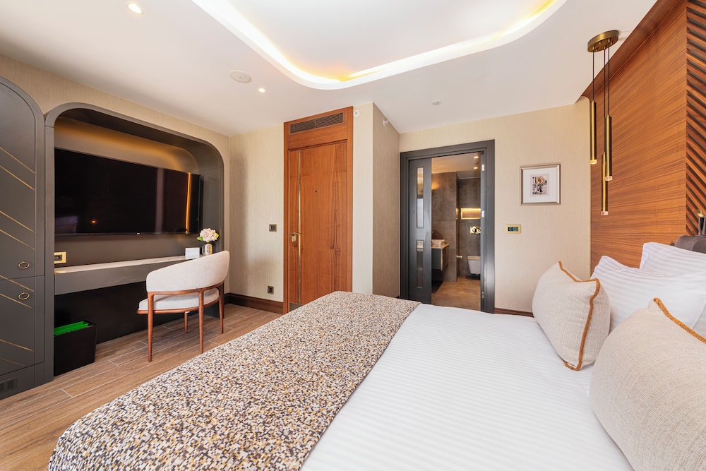 Levni Istanbul Hotel Handwritten Collection 34/81