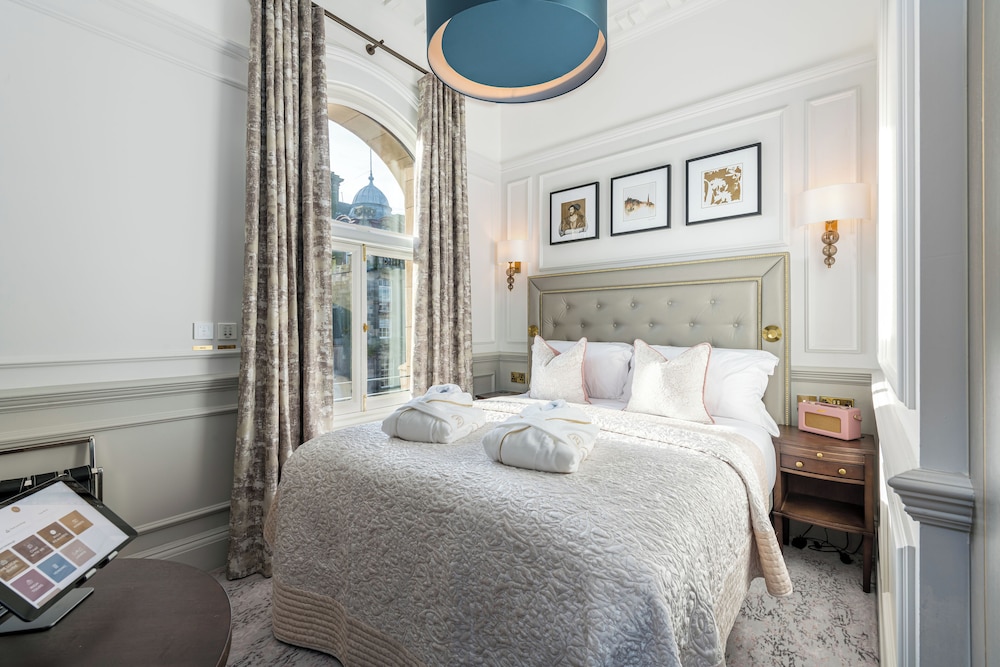 Edwardian, Suite, King Bed, Sofa