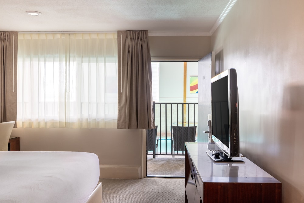 Days Inn By Wyndham Dover 12/24