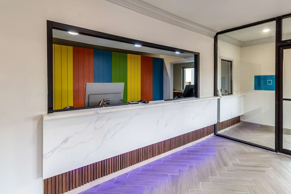 Signature Inn Houston Galleria 4/23