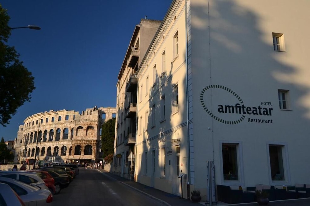 Hotel Amfiteatar 2/63