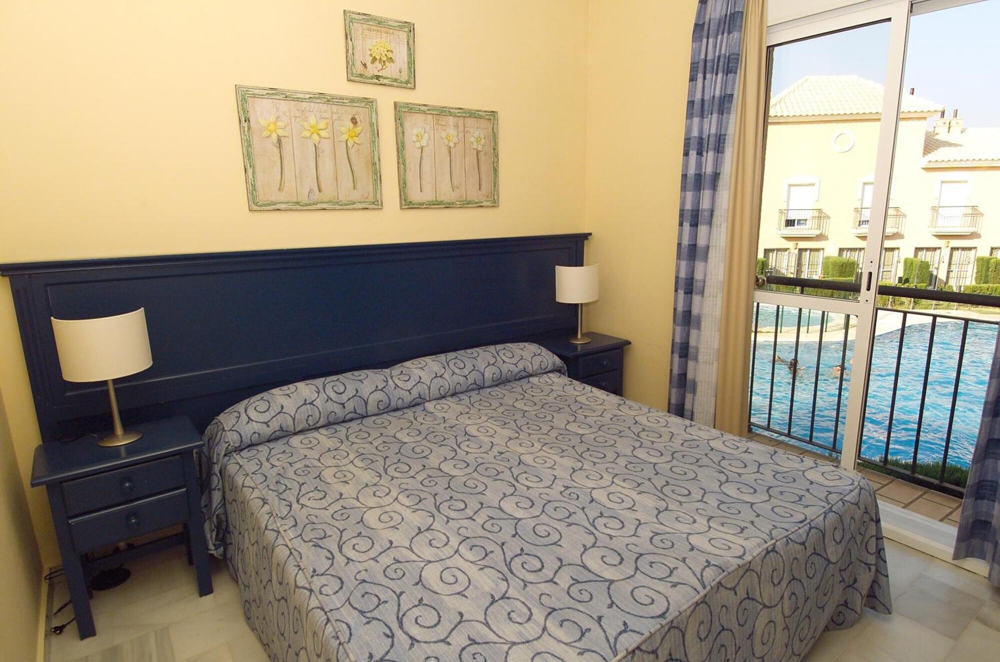 2 Bedrooms, Apartment, 3 Beds, Pool Side