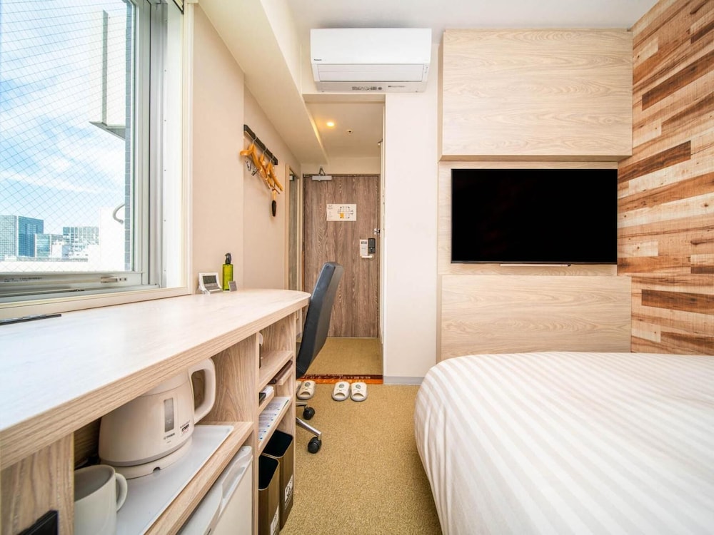 ROOM, DOUBLE BED