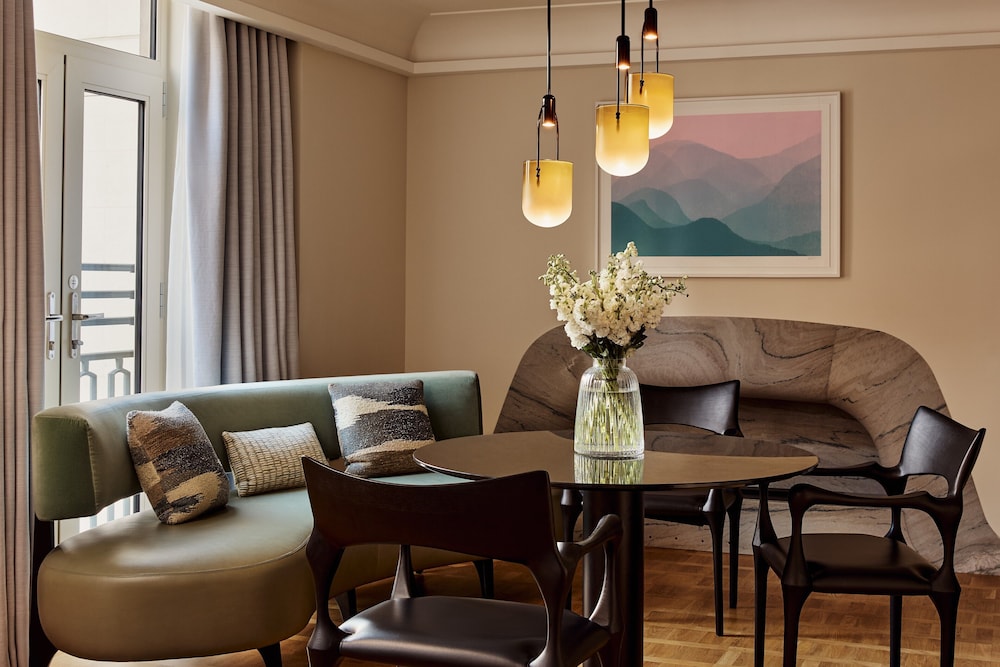 THE BERKELEY HOTEL 47/73