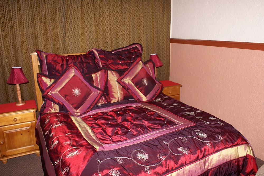 Emerald Guesthouse 48/70