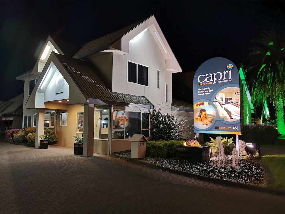 Capri On Fenton 1/57