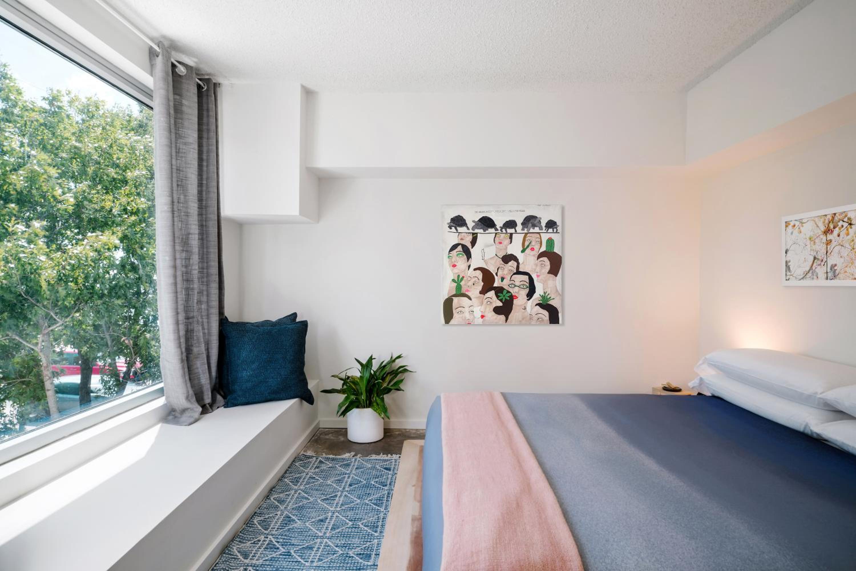 Artist, Studio, Queen Bed