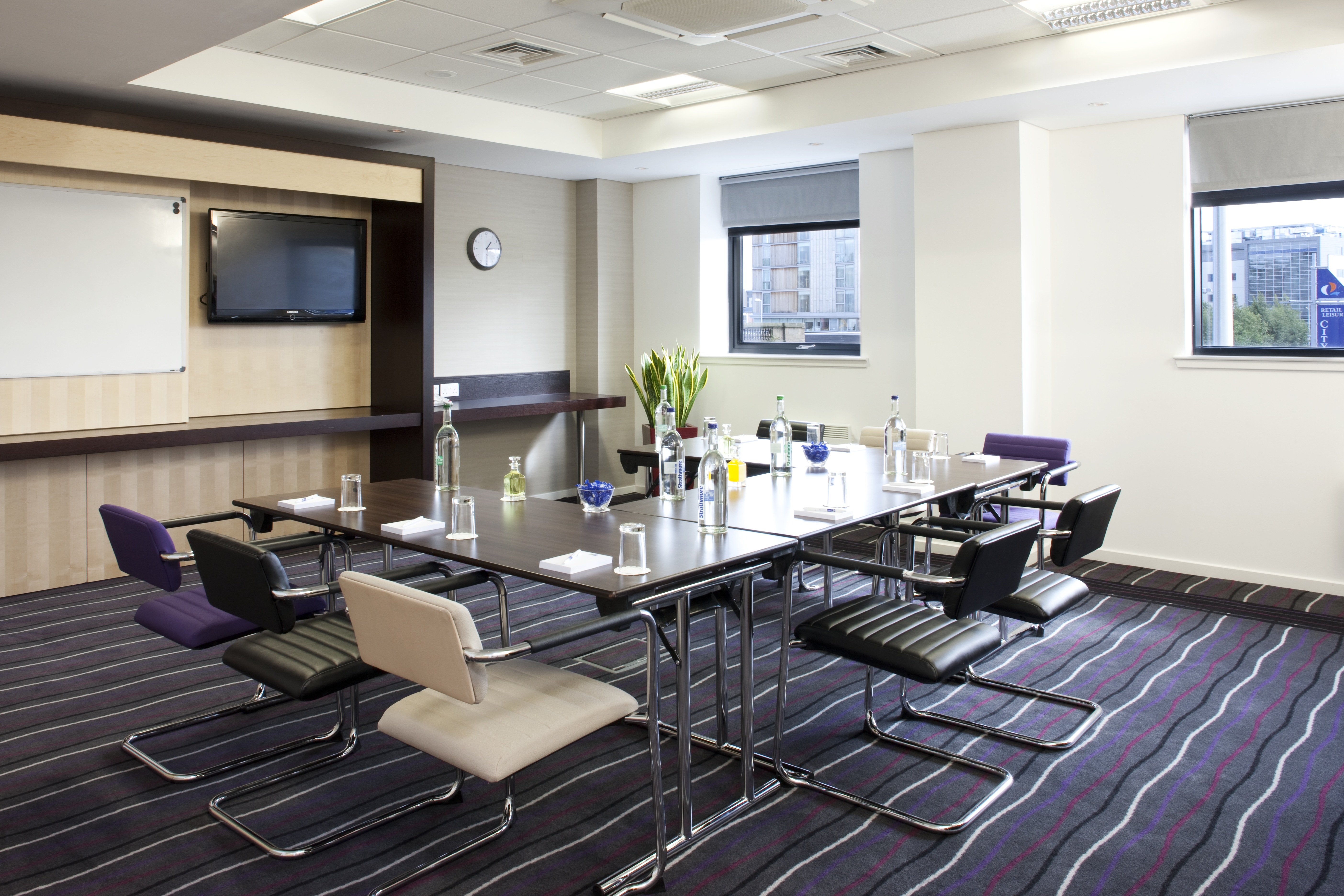 Holiday Inn Express Dundee 48/51