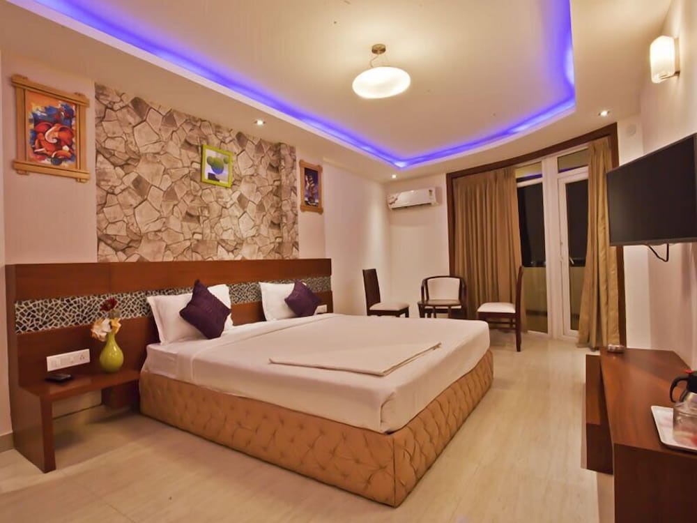 Icon Suites By Bhagini 25/50