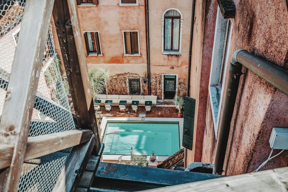 Hotel Giorgione 60/87