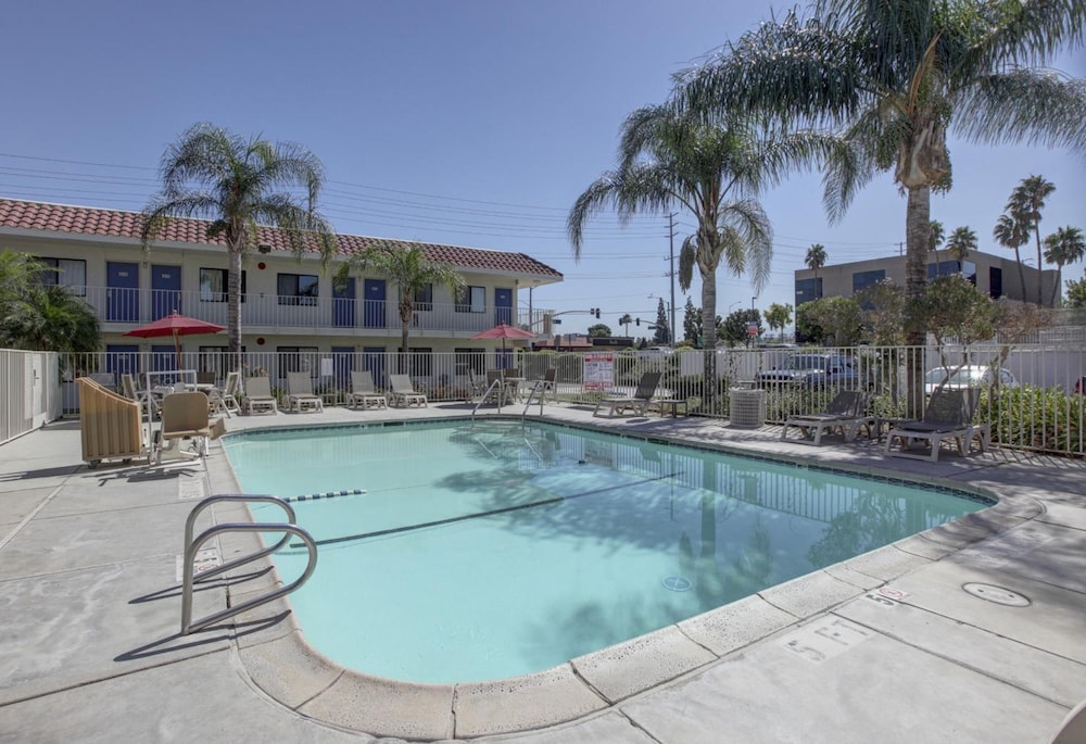 Motel6 Corona, CA - Norco 60/70