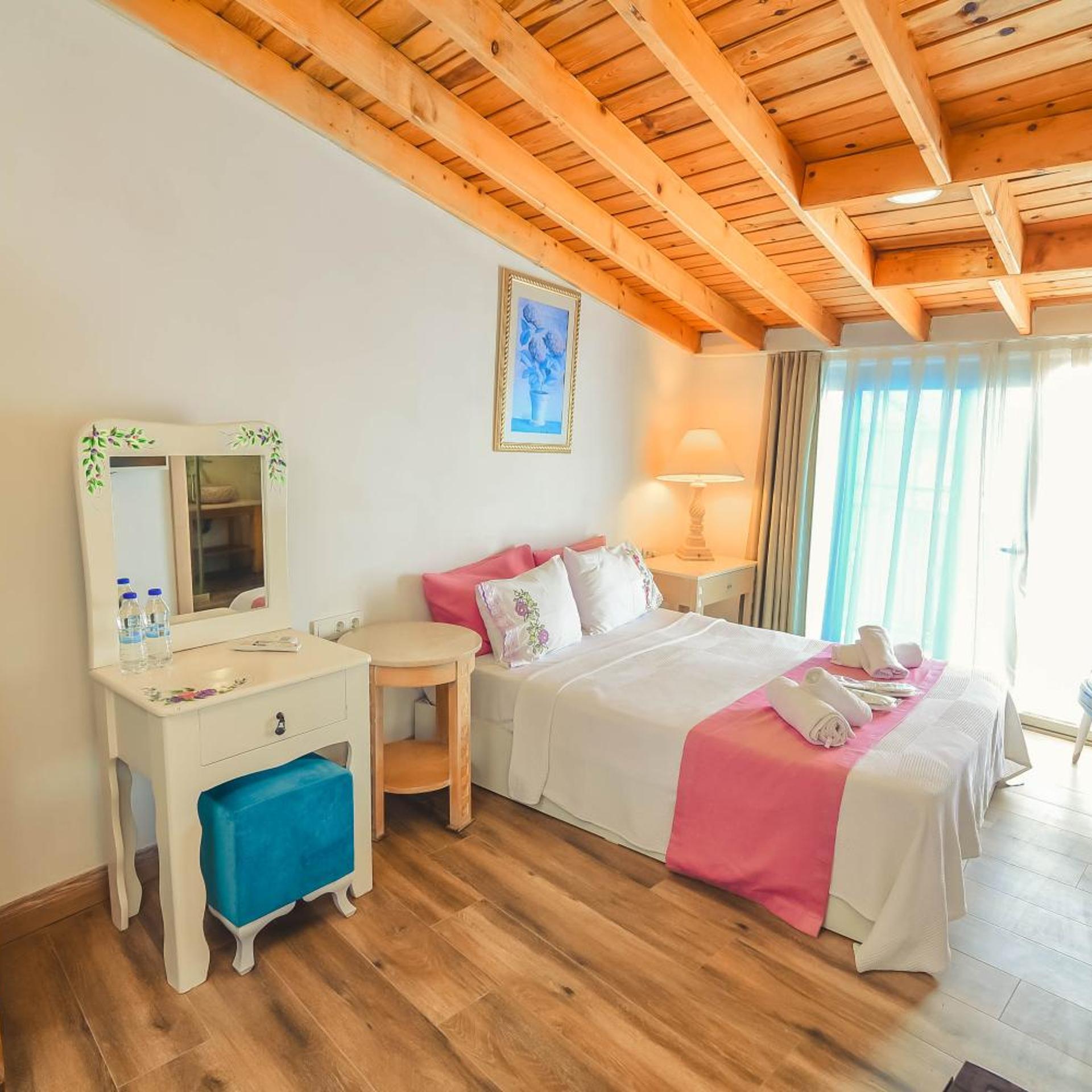 غرفة بسرير مزدوج بشرفة، Alacati Asmali Konak Hotel 10/10
