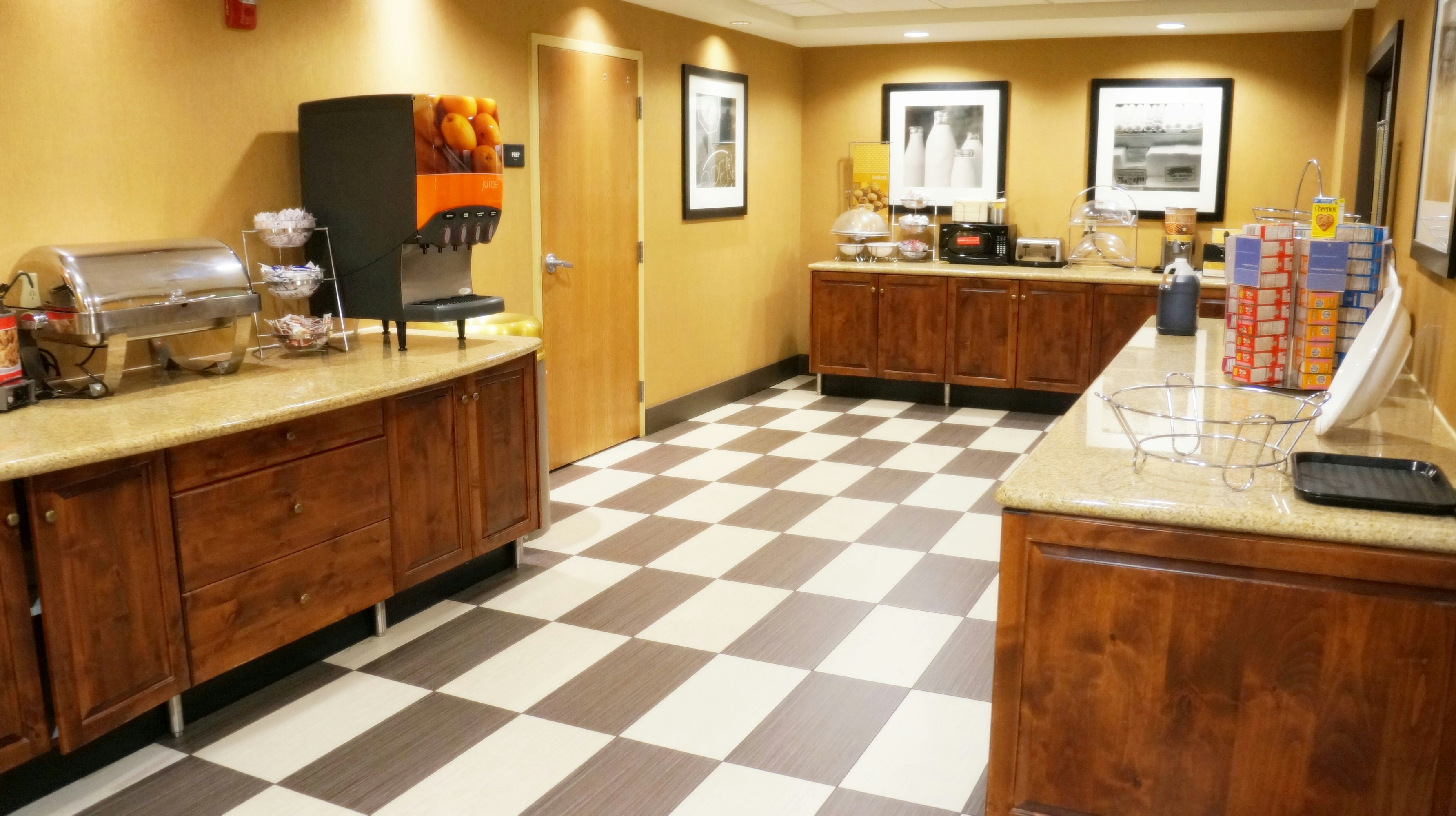Hampton Inn & Suites Kingman 8/58