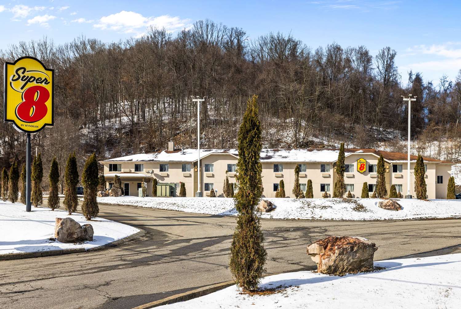 Super 8 by Wyndham Pittsburgh/Monroeville 43/47