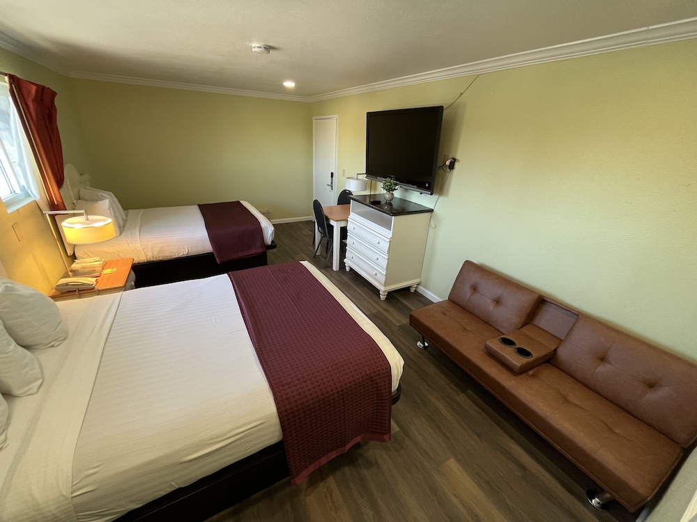 American Inn Grover Beach 33/56