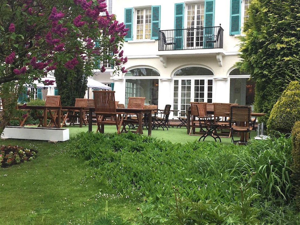 Chateau de Montreuil - Hotel Restaurant - Montreuil sur Mer 41/48