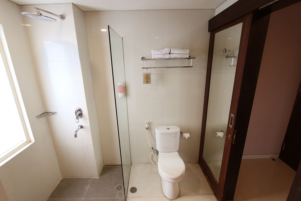 Namira Syariah Surabaya Hotel 35/39