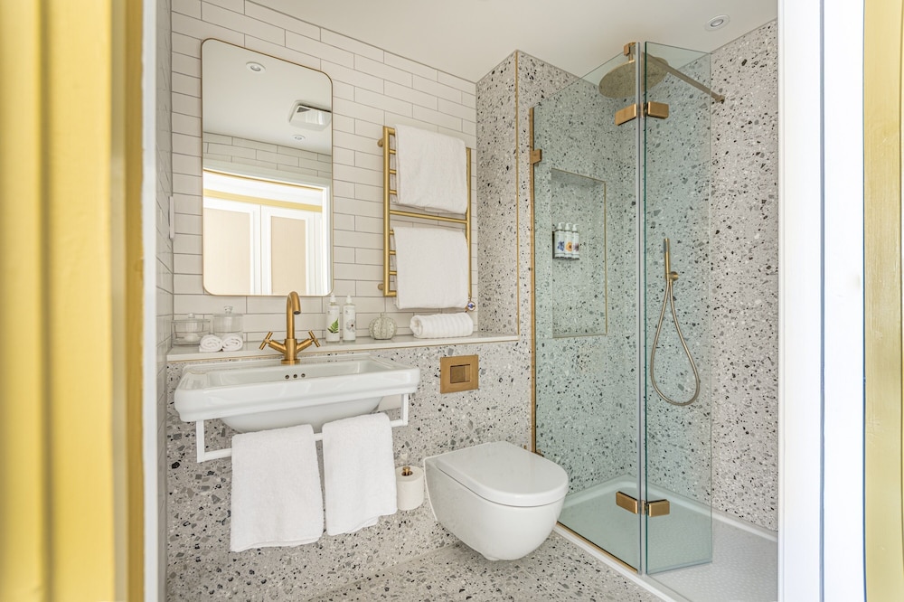 Harbour Beach Club, Hotel & Spa 48/50