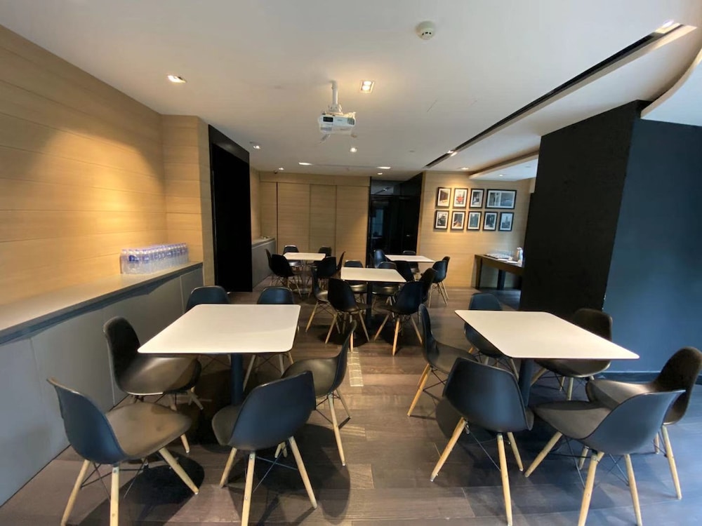 CITADINES SOUTH CHENGDU 34/39
