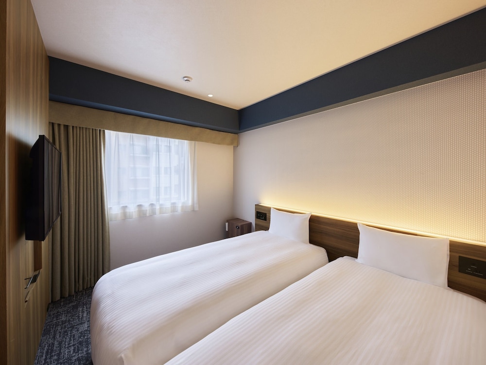 ROOM, TWIN BEDS