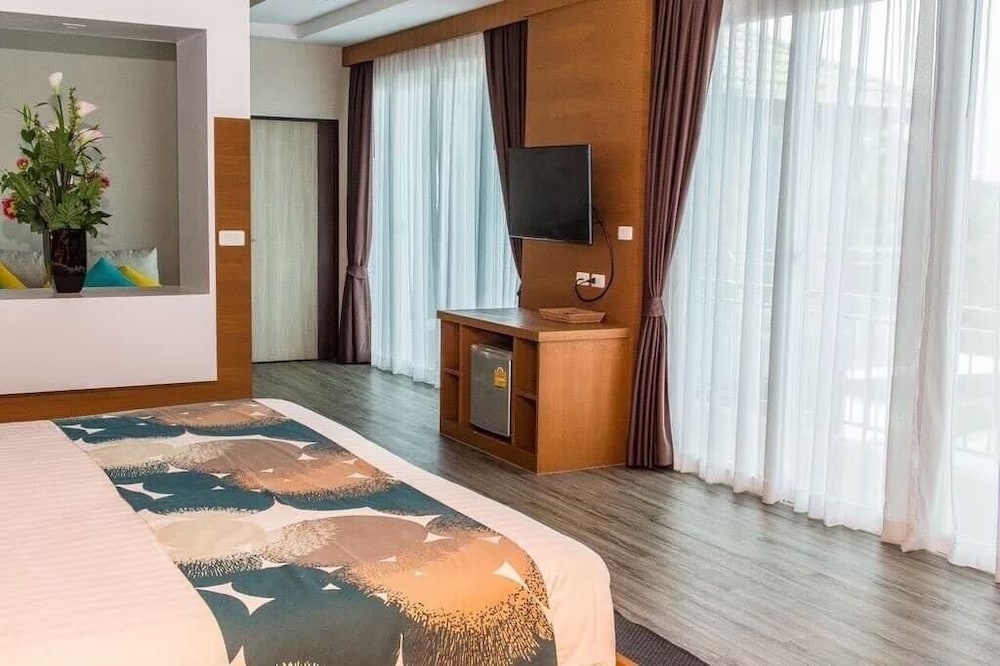 Phuket Jungle Experience Resort 1/35