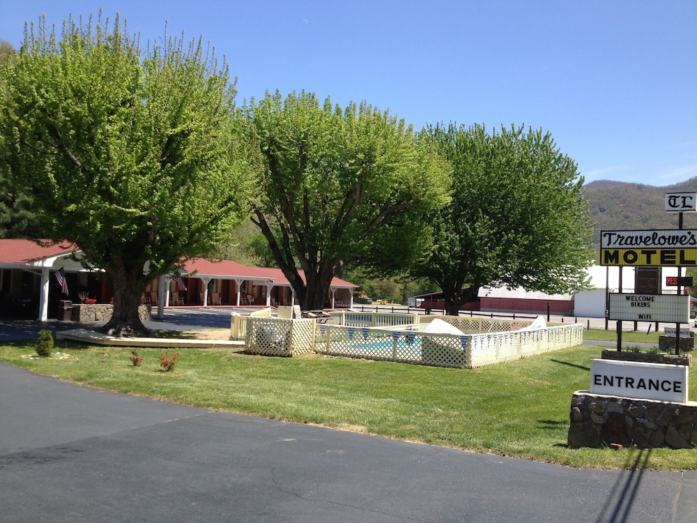 Travelowes Motel 55/58