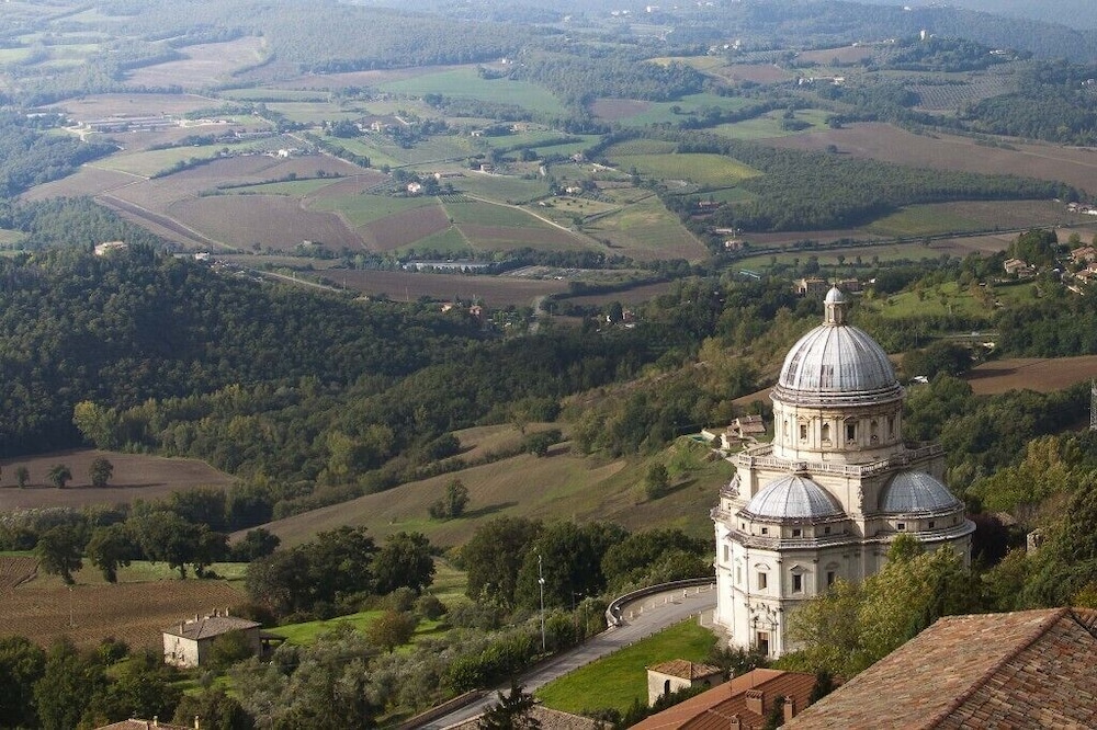 Hotel Fonte Cesia 34/41
