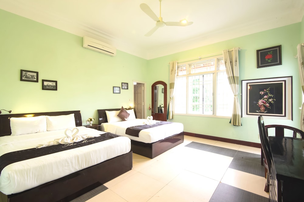 DELUXE, TWIN BEDS, BALCONY