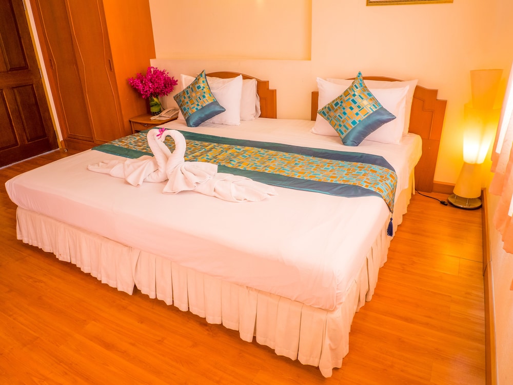 Chomsin Hua Hin Hotel 16/49