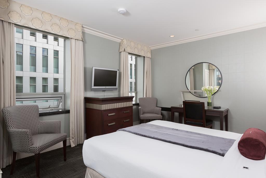 Room, Queen Bed