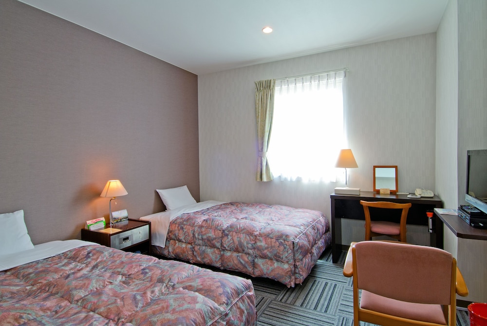 ROOM, TWIN BEDS