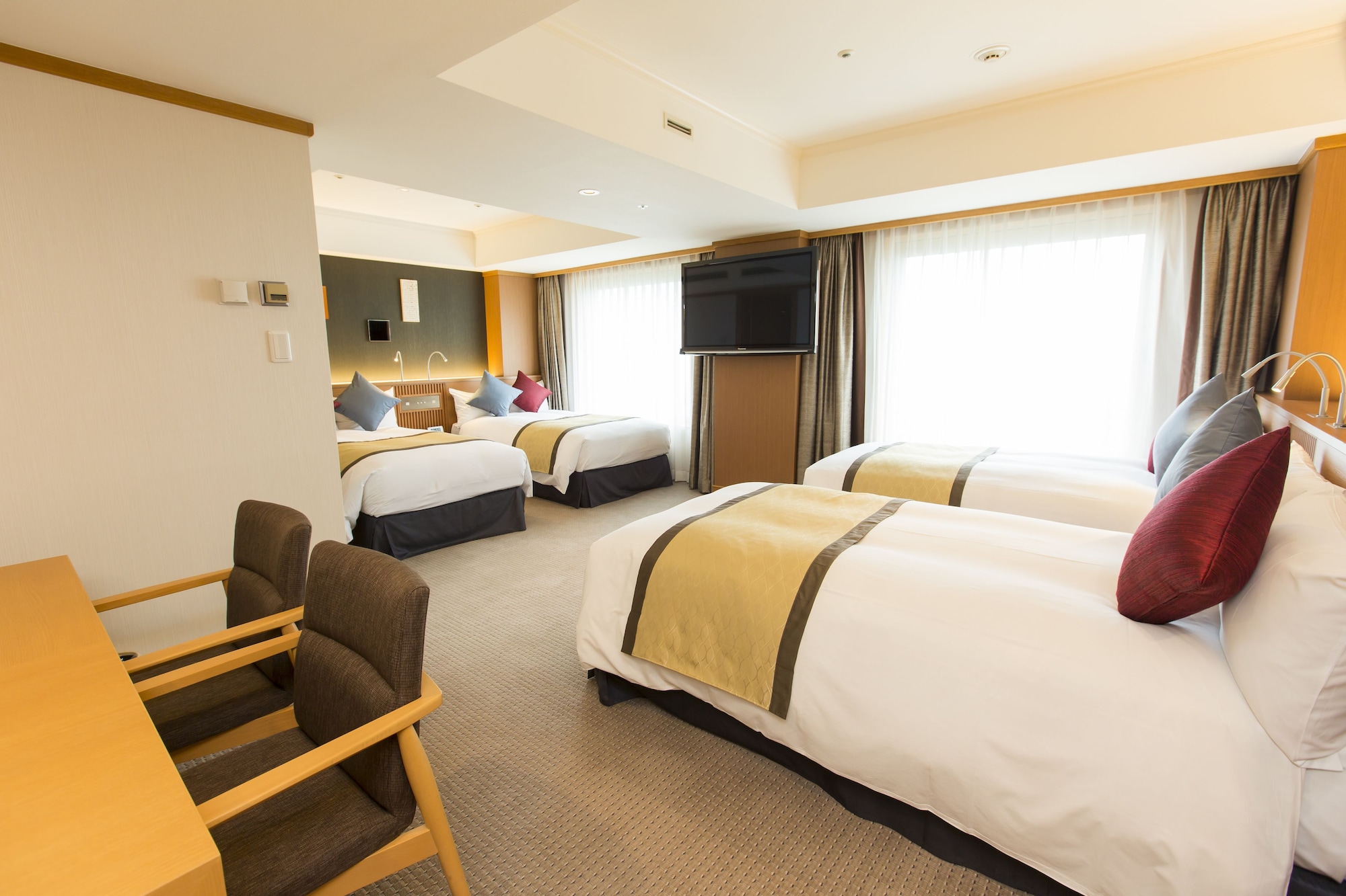 Moderate, Quadruple, Twin Beds, West Wing