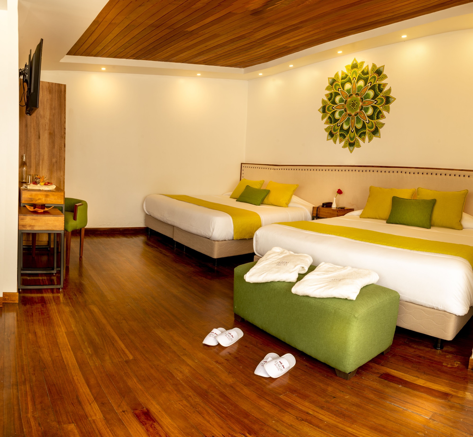 Luxury, Cabana, 2 King Beds, Sofa