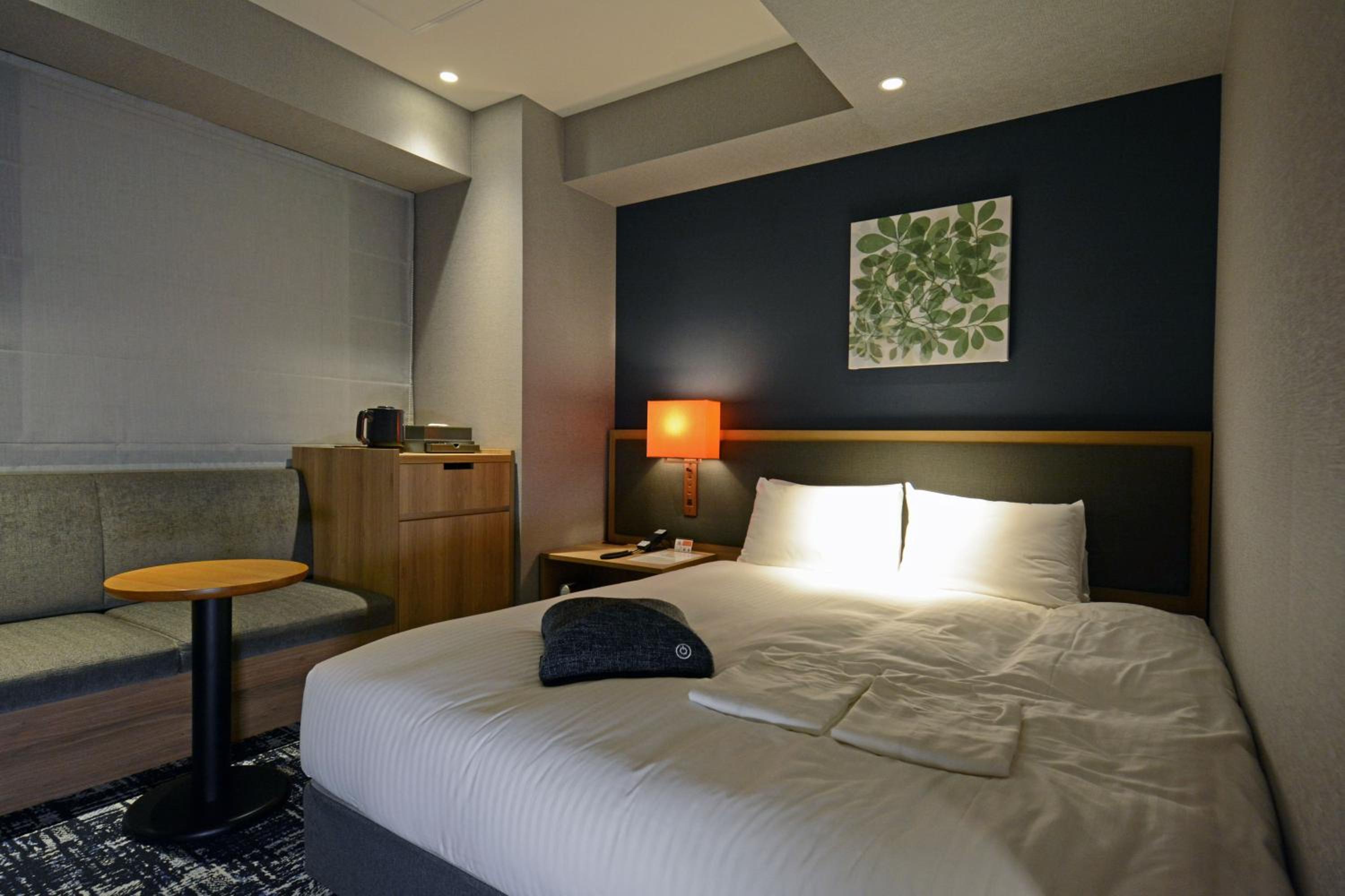 غرفة قياسية بسرير كوين مع أريكة، Hotel Forza Osaka Kitahama 2/6