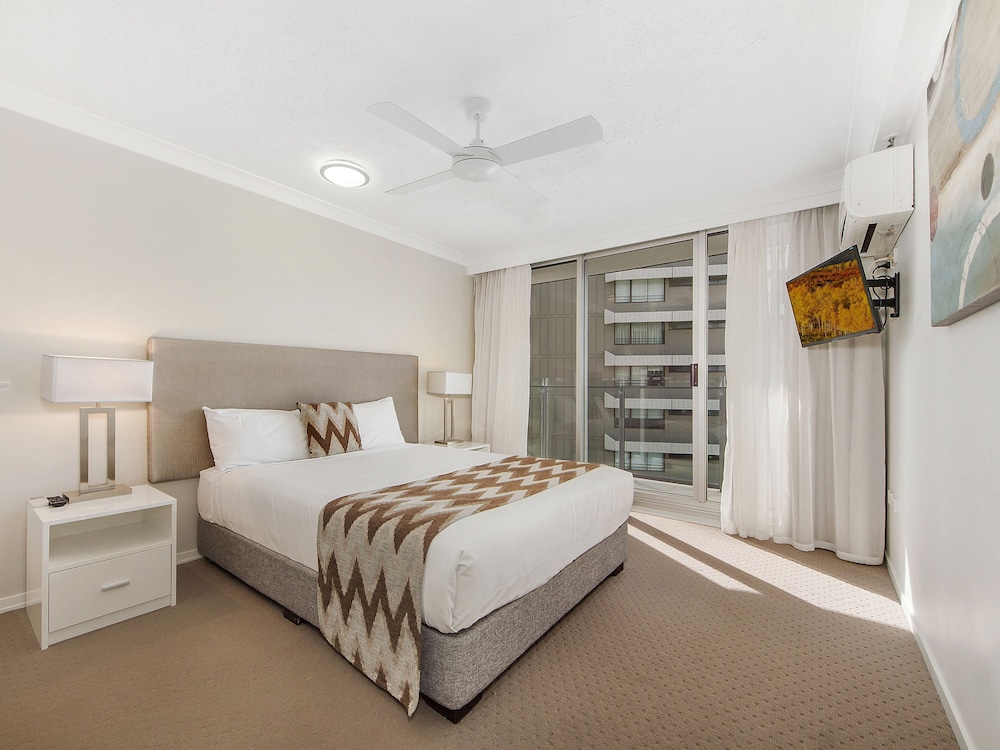 Sunbird Beach Resort 25/67