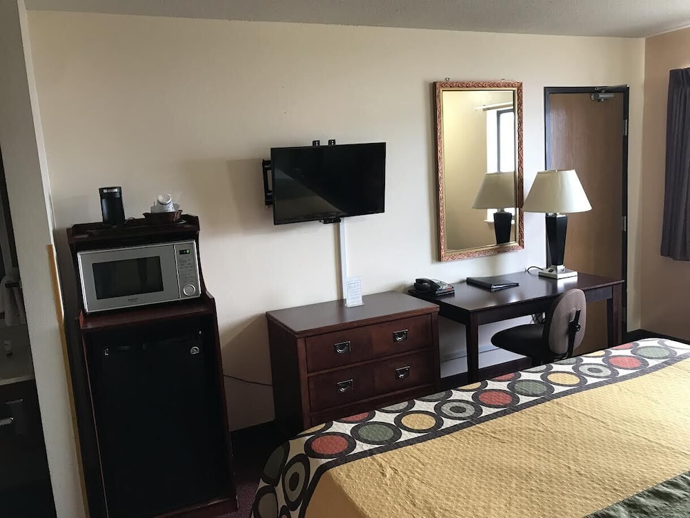 Heartland Hotel And Suites 41/62