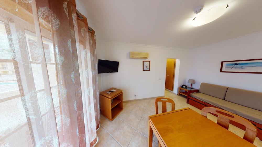 Praia Da Lota Resort Apartments 61/85