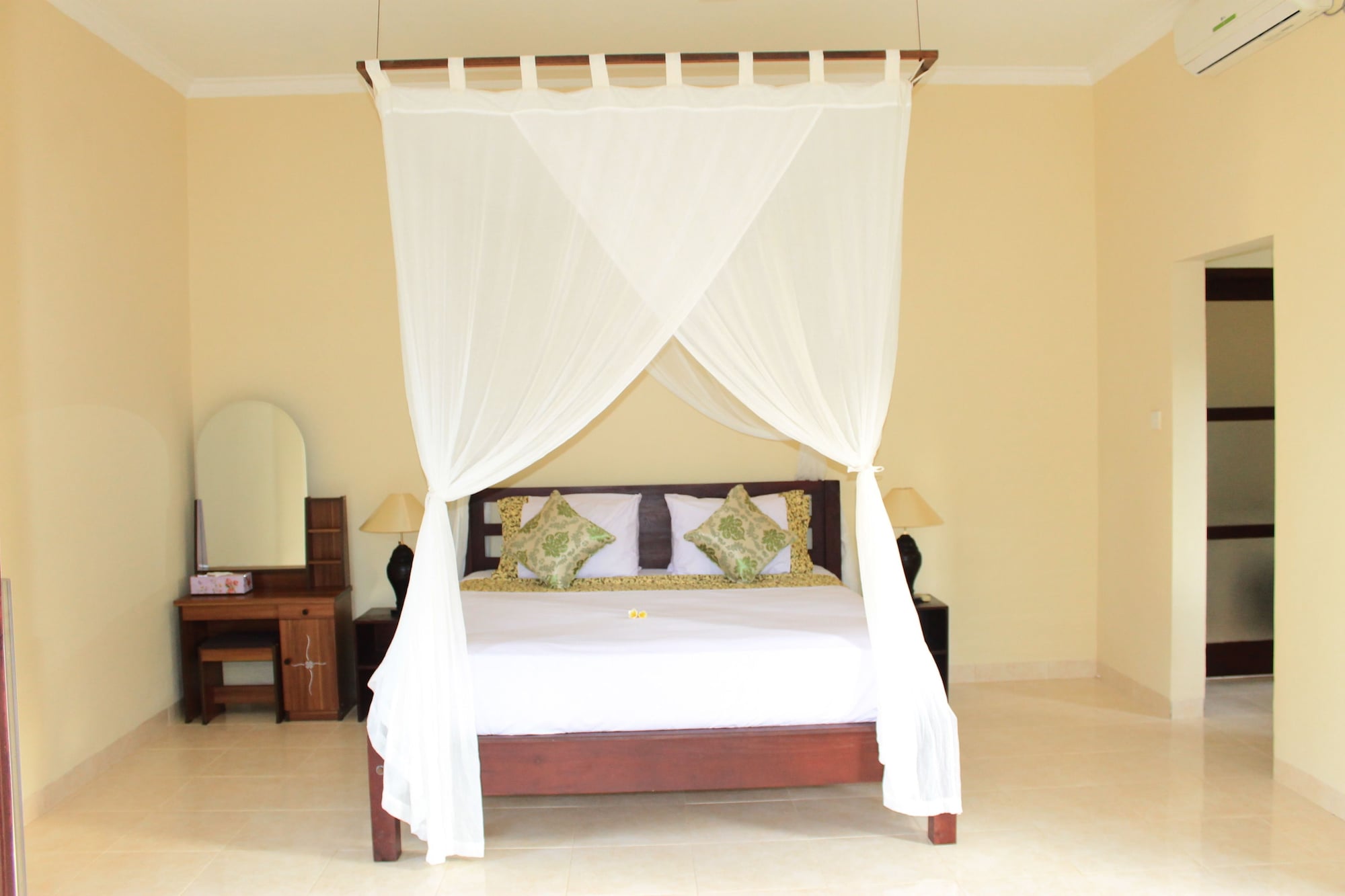 1 BEDROOM, VILLA
