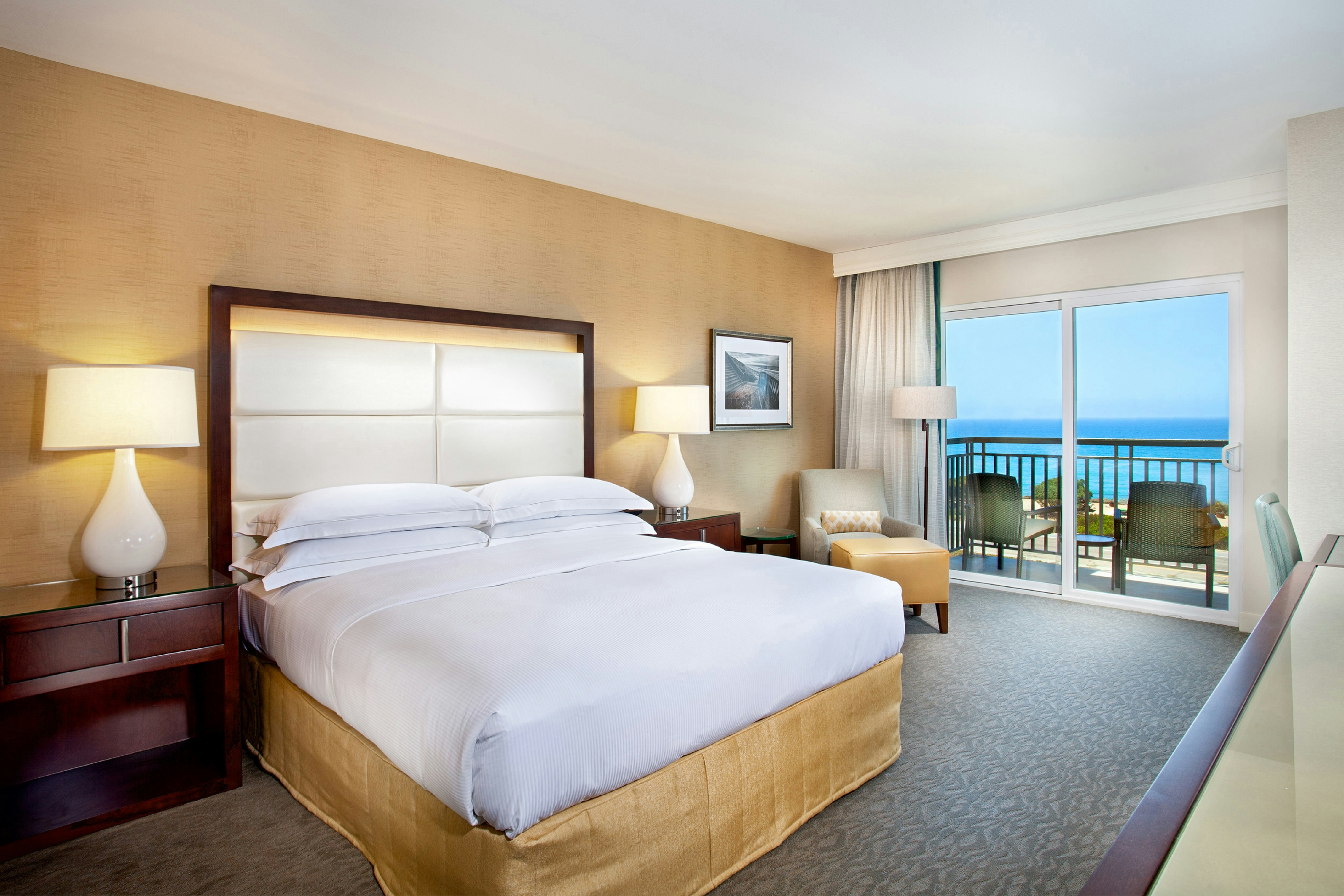 ROOM, KING BED, OCEAN VIEW, BALCONY