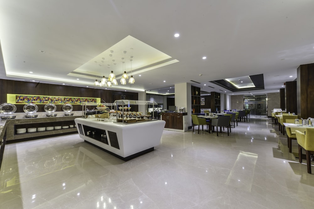 Lemon Tree Hotel Jammu 3/16