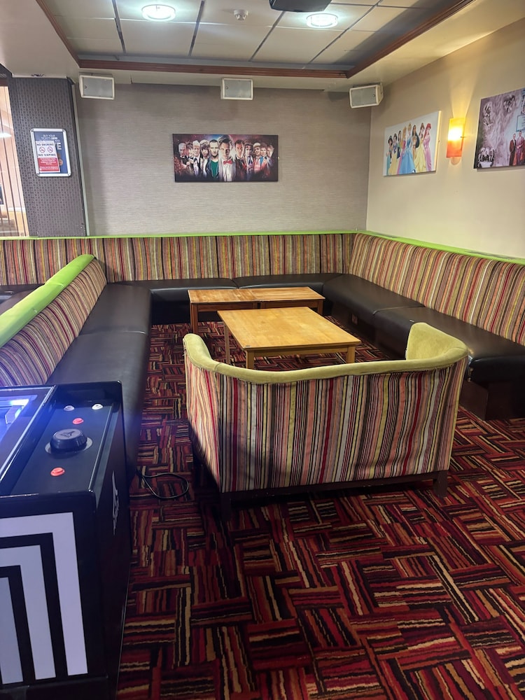 The Lawton Hotel 28/50