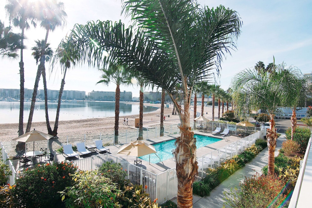 Jamaica Bay Inn Marina Del Rey, Tapestry Collection by Hilton 6/76