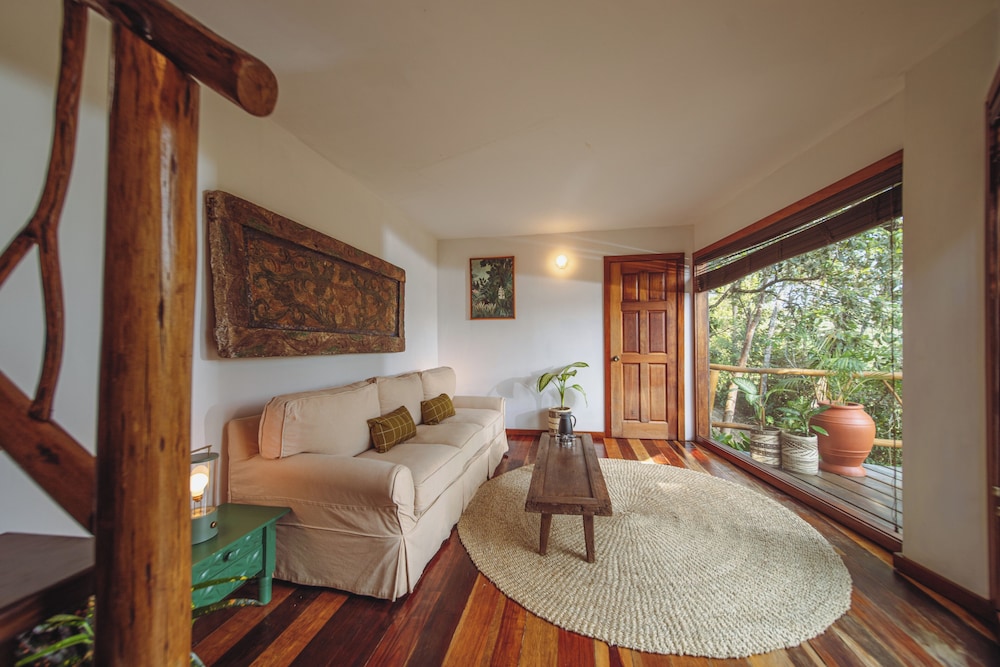 Suite, King Bed, Waterfall View, Sofa